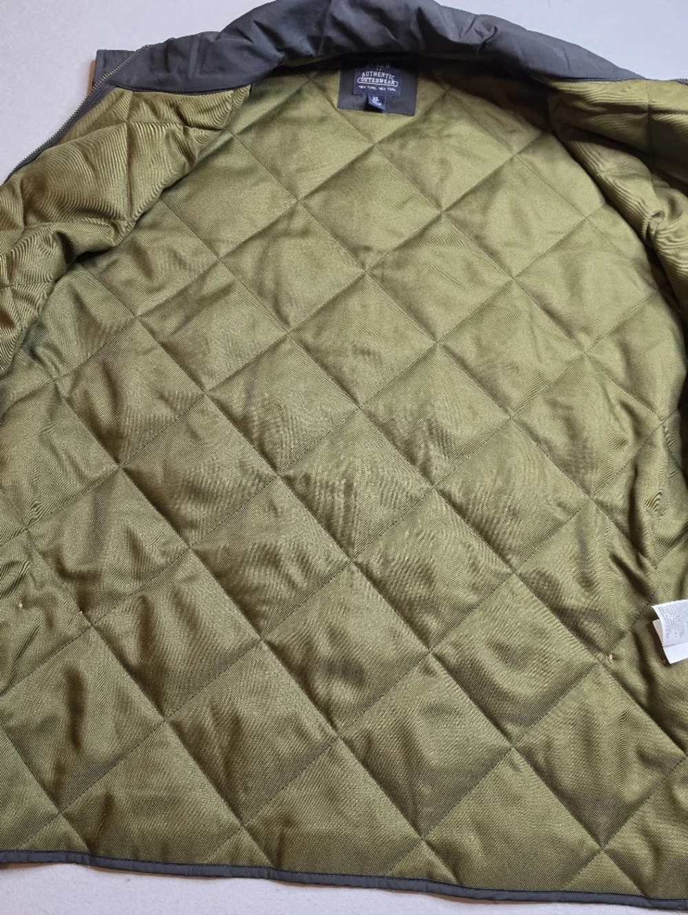 J. Crew Authentic Outerwear Men's Black Full‎ Zipper Quilted Puffer Vest Size XL
